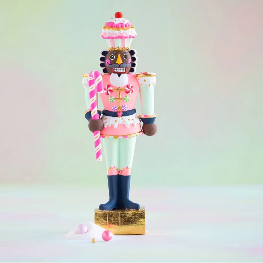 Glitterville Colonel Cupcake